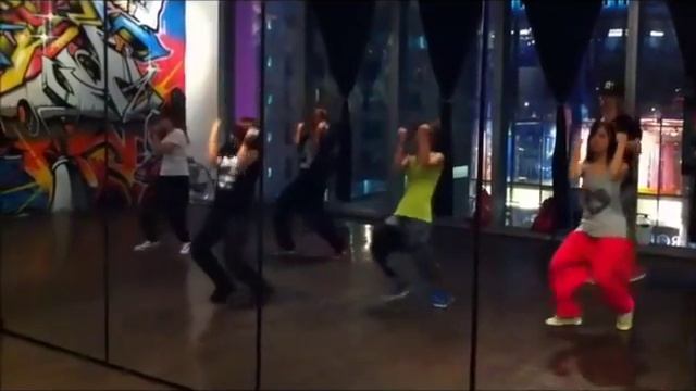 Beginner hip hop Class at R!Studio смотреть онлайн