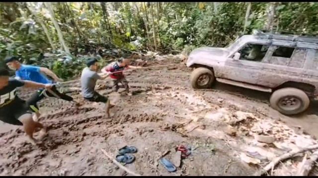 Toyota Land Cruiser 70 Off-Road Extreme Mudding | 4x4 Off-Road Overland Expedition Jungle Adventure смотреть онлайн