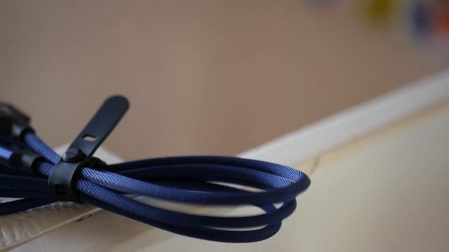 Most Durable Lightning Cable? - Segsi Lighting Cable Review - Techmas Day 8 смотреть онлайн