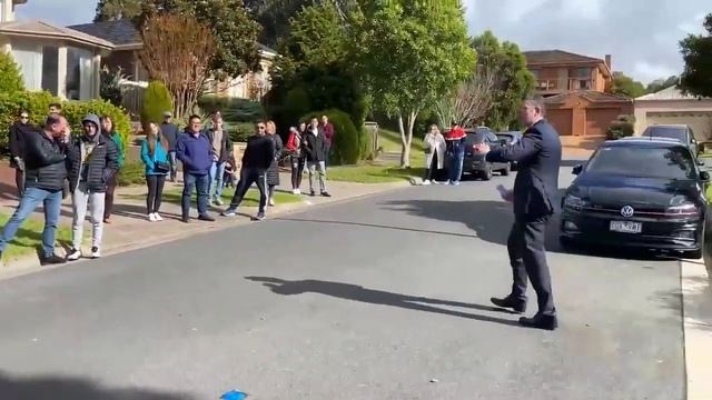 Live Auction @ 13 Renee Close, Mulgrave, Vic 3170