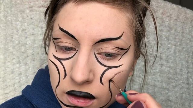 Simple Creep Halloween Makeup Tutorial