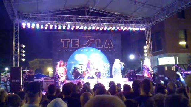 Tesla - "Mama's Fool" (live clip) смотреть онлайн