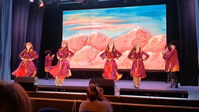 Фестиваль В кругу друзей 22.10.2024 смотреть онлайн