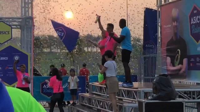 How does a RUNNING RELAY works? | ASICS RELAY 2019 @ Sepang International Circuit смотреть онлайн