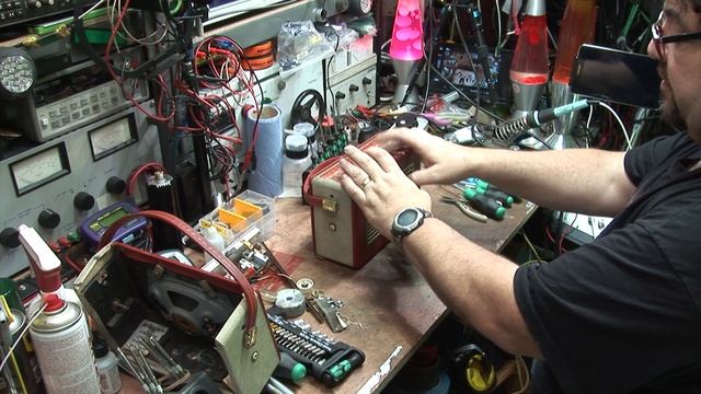 Upcycle To Sell - Lamp to Vintage Hacker Radio RP17 Mini-Herald смотреть онлайн