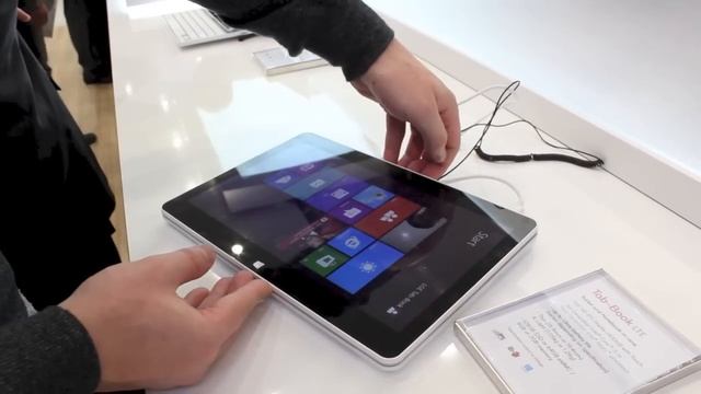Hands-on video LG Tab Book (Windows 8) смотреть онлайн