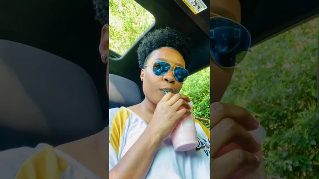 Starbucks Iced Guava Passionfruit Drink Review!! смотреть онлайн
