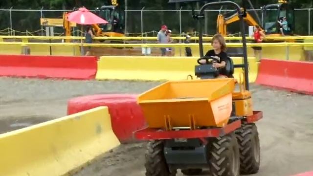 Lincoln's day at Diggerland смотреть онлайн