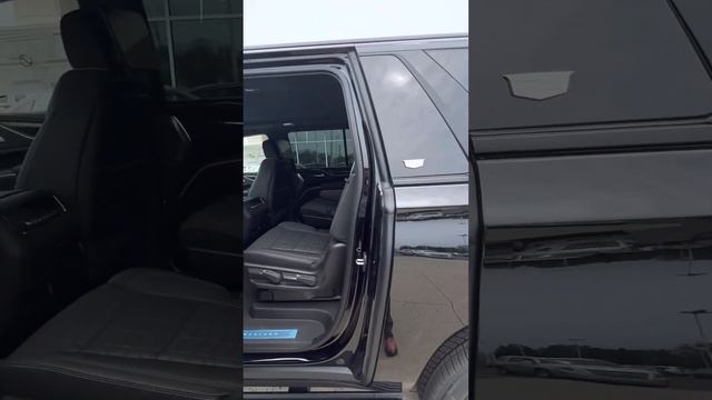 A572 2023 Cadillac ESV Sport Platinum Black/Black смотреть онлайн