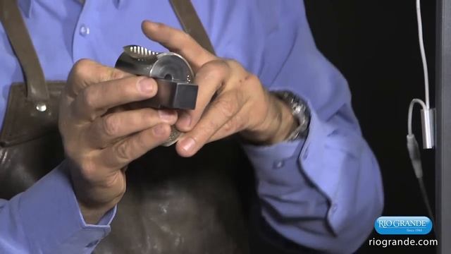 Forming a Cuff Bracelet with the Bonny Doon Hydraulic Press смотреть онлайн