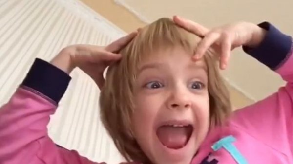 У меня 1 подписчик! Ура! Реакции школьников на 1 подписчика.