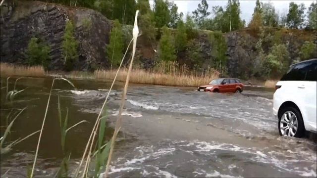 MY14 Range Rover Sport SDV8 & Hybrid Presentation driving through a lake in Bohdaneč, CZ смотреть онлайн