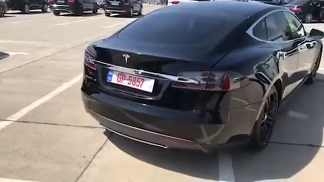 Tesla S Hjk