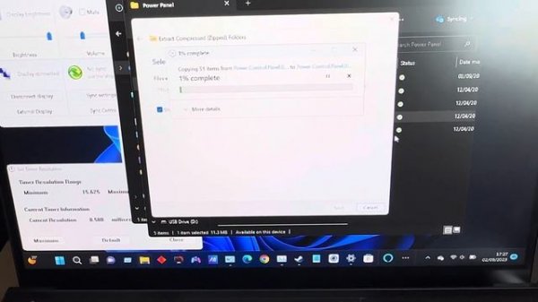 Asus Zenbook Duo 14 - i7-1195G7 = Intel Iris XE Graphics