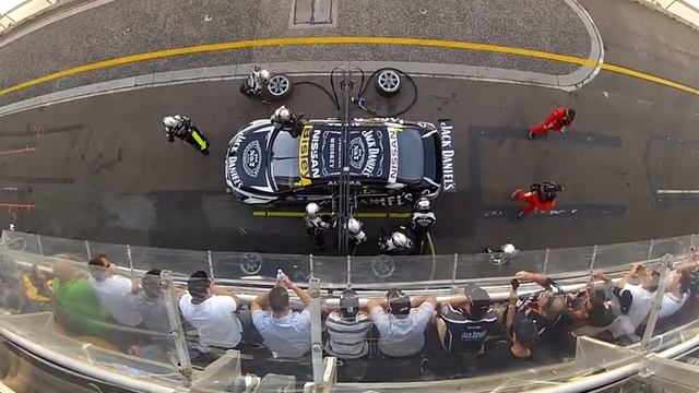 Jack Daniels V8 pit stop смотреть онлайн