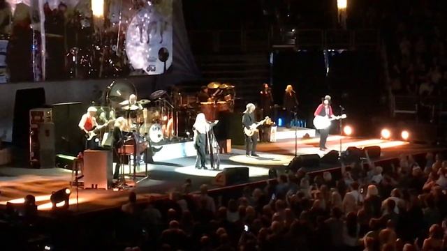 "Gold Dust Woman" by Fleetwood Mac Capital One Arena Washington DC 3-5-19 смотреть онлайн
