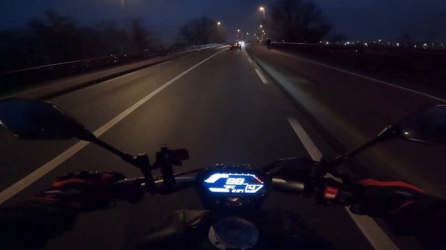 YAMAHA MT-07 NIGHT DRIVE FULL TITANIUM AKRAPOVIC EXHAUST (Zoom H2N) смотреть онлайн