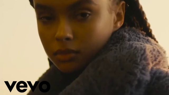 RoddyRicch - Bacc seat ft Tydolla Sign | Official Video смотреть онлайн