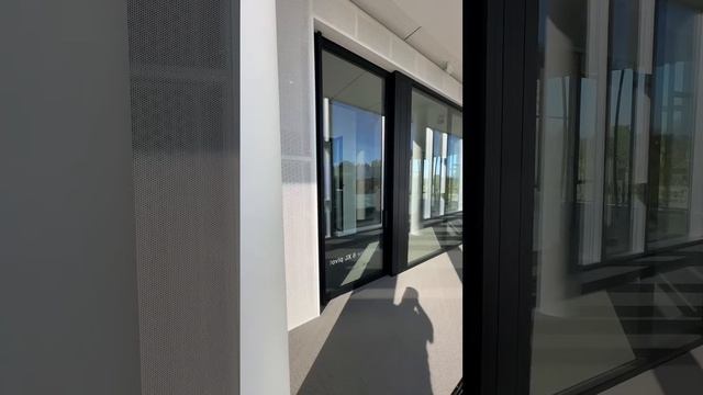 Reynaers XL Pivot door смотреть онлайн