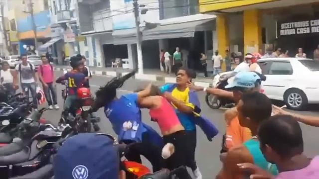 BOCA DE ZERO NOVE - Briga de Mulher - A porrada rolou no centro da cidade de Feira de Santana. смотреть онлайн