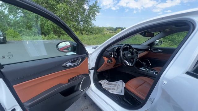 New Featured Vehicle 2021 Alfa Romeo Giulia AWD смотреть онлайн