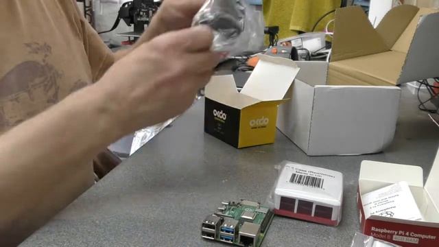 Raspberry Pi 4 Kit. Bluetooth Keyboard and Raspberry Pi Camera V1.3 смотреть онлайн
