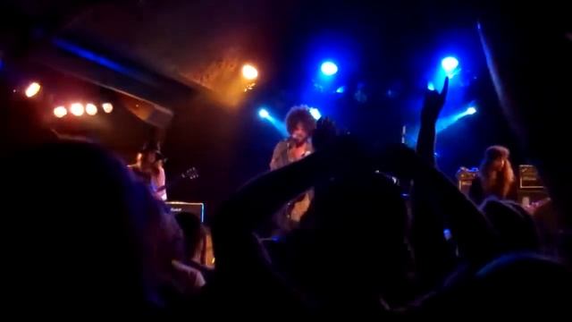 wolfmother - appletree смотреть онлайн