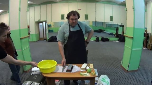 Заточка, шлифовка и уход за профессиональными японскими кухонными ножами , А. Василюк. Поток, 2016. смотреть онлайн