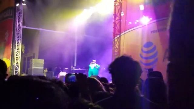 Mac DeMarco - Let Her Go (Live) at Tropicalia Day 2 2018 смотреть онлайн