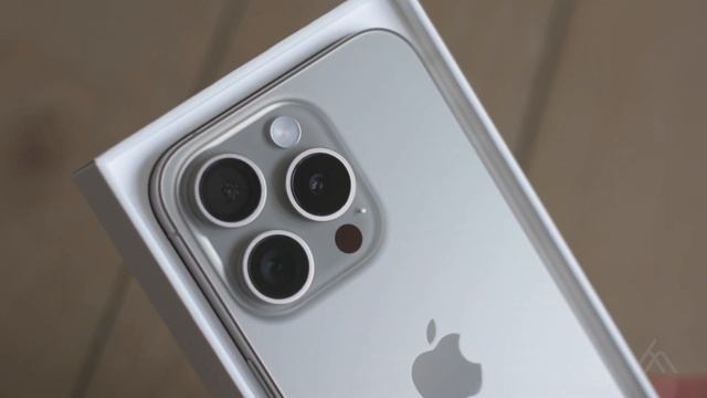 IPhone 15 Pro – Natural Titanium In Natural Light