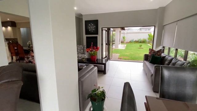 SINGLE STOREY, PICTURE PERFECT! смотреть онлайн