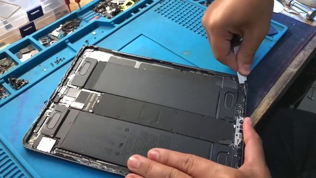 เปลี่ยนจอ iPad Pro 11นิ้ว | CMMOBILEFIX смотреть онлайн