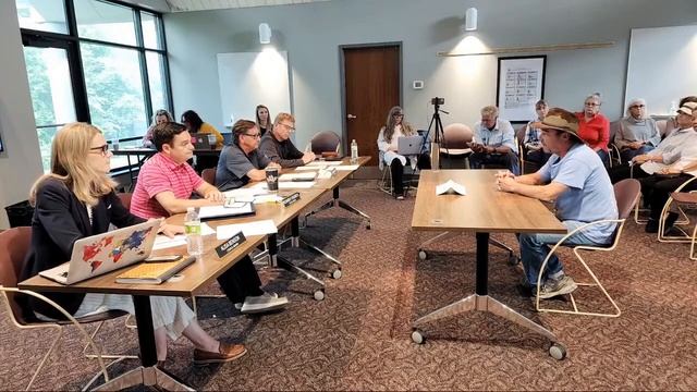 Turbine Guy Interviews for Orono Council Seat смотреть онлайн