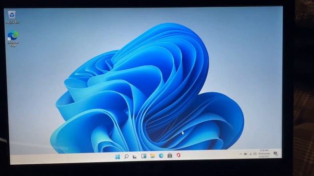 Running Windows 11 on a 10 year old laptop смотреть онлайн