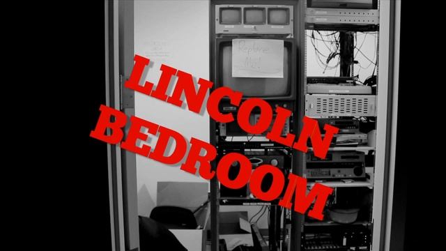 COMM 331 TMZ Lincoln (Photo Roman)