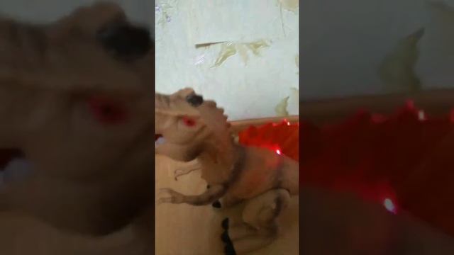 🦕Ера динозавров у нас дома! Интерактивные игрушки!🦖 смотреть онлайн