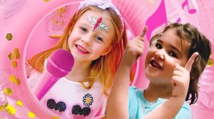 ПЕСЕНКА НАСТИ - НАСТЯ И ЕВА ТЕБЯ ПОЗДРАВЯТ