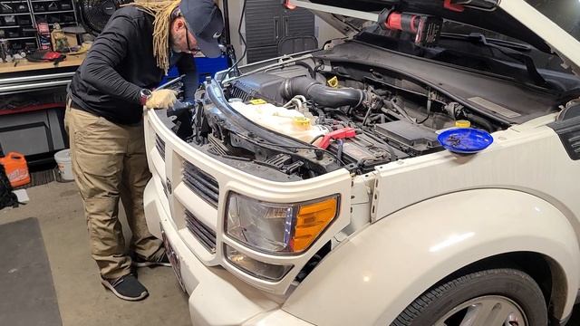 2010 Dodge Nitro 3.7l grill removal смотреть онлайн