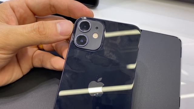 Mở hộp iPhone 12 Mini Chính hãng đầu tiên ở VN, bé hơn iPhone 7 смотреть онлайн