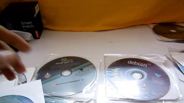 Linux Live Boot Combo with 16 different types of Linux Distributions смотреть онлайн