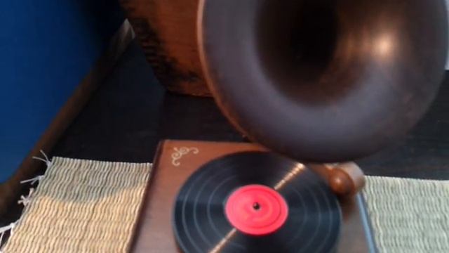 Antique design music Gramophone смотреть онлайн