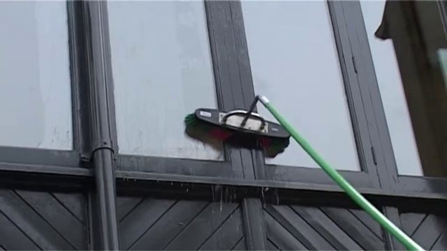 High reach window cleaning Hydrotech UK LTD 'Glassmaster' смотреть онлайн