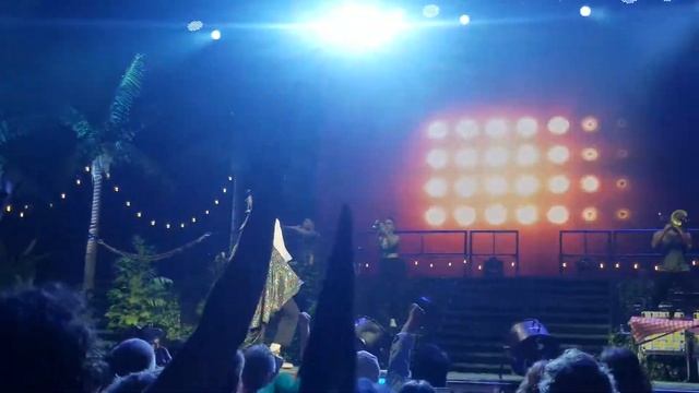 Macklemore And We Danced - The Adventures of Kesha & Macklemore смотреть онлайн