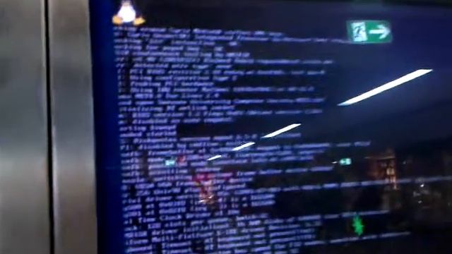 crashed departure-display running on SUSE Linux смотреть онлайн