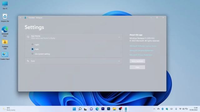 Windows 11: New Notepad App supports dark mode - First Look смотреть онлайн