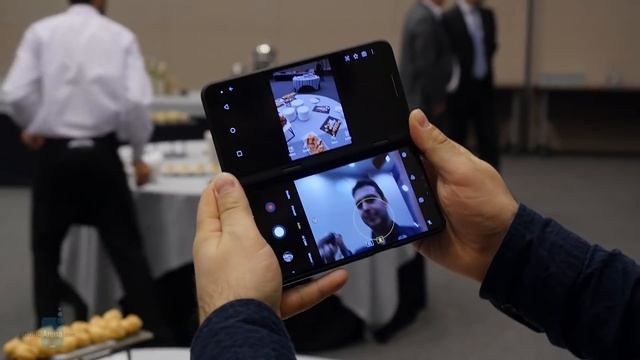 LG V50 ThinQ 5G hands-on: LG's first 5G smartphone смотреть онлайн