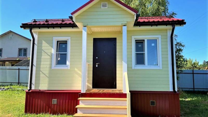 Кабы не клин да не мох — кто бы плотнику помог! Уютненькая банька из бруса в Одинцовский районе МО смотреть онлайн