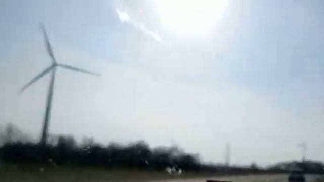 Ветряки на Ставрополье в Новоалександровске... шикарный вид !!! Разгоняют тучи и навевают весну !! смотреть онлайн