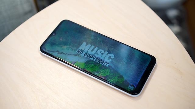 TECNO SPARK 6 GO UNBOXING & QUICK REVIEW смотреть онлайн