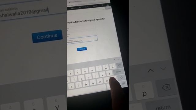| What is an Appleid? Easy way to find out on iphone and ipad | - Vishal Walia | Must Watch смотреть онлайн